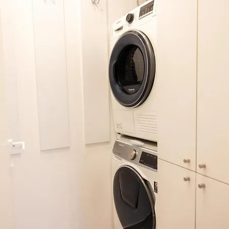 Apartment Dreaming *